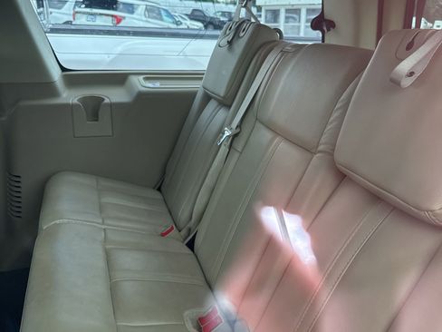 Used 2015 Lincoln Navigator L 4WD w/ Equipment Group 101A Reserve image 7