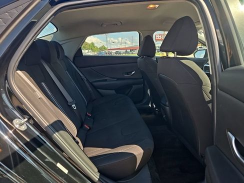 Used 2024 Hyundai Elantra SEL FWD image 19