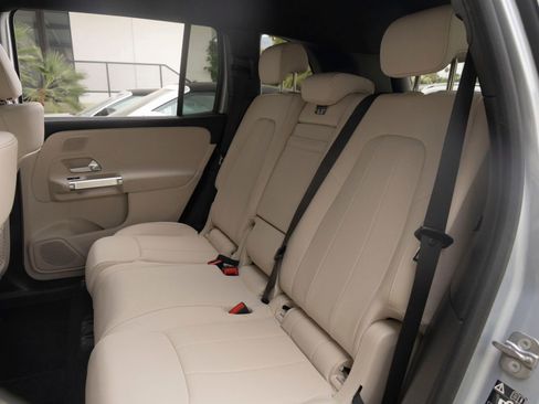 Used 2026 Mercedes-Benz GLB 250 image 19