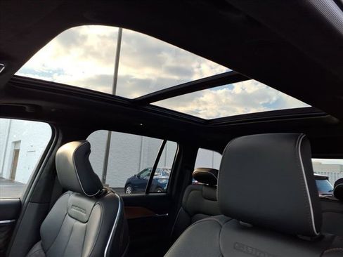 New 2025 Jeep Grand Cherokee Summit image 15