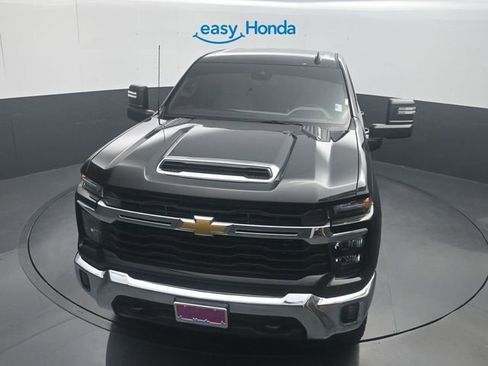 Used 2024 Chevrolet Silverado 2500 LT AWD/4WD image 21