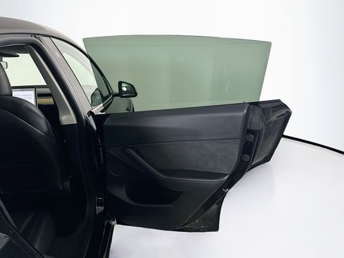 Used 2022 Tesla Model Y Performance image 32