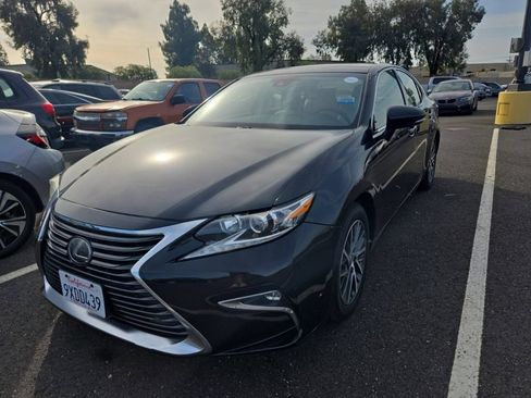 Used 2017 Lexus ES 350 w/ Navigation System Package FWD image 5