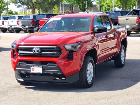 Certified 2024 Toyota Tacoma SR AWD/4WD image 4
