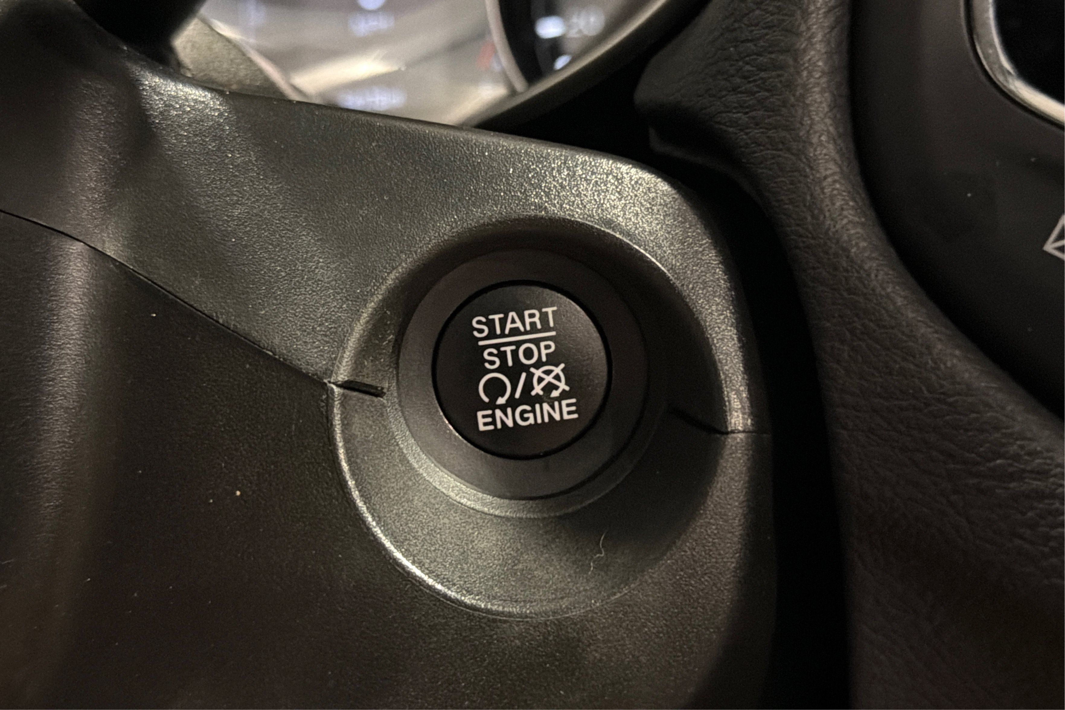 Used 2020 Jeep Compass Latitude AWD/4WD image 31