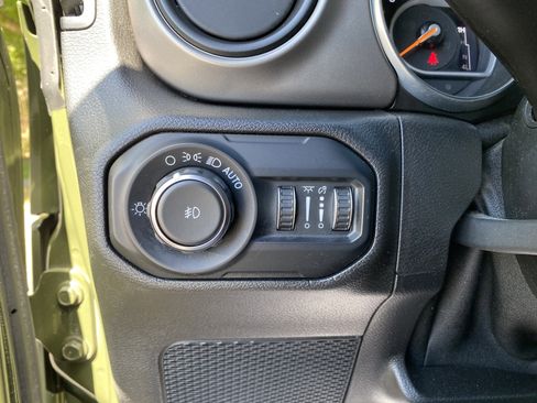 Used 2020 Jeep Wrangler Unlimited Sport image 18