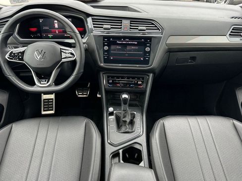 Used 2022 Volkswagen Tiguan SE R-Line image 14