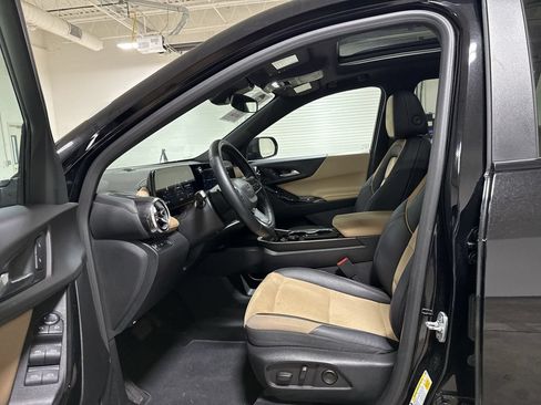 Used 2025 Chevrolet Equinox ACTIV FWD image 21