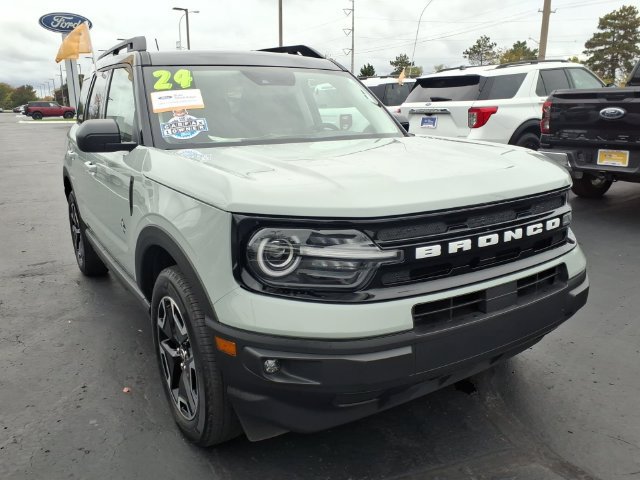 Certified 2024 Ford Bronco Sport Outer Banks w/ Tech Package AWD/4WD image 3