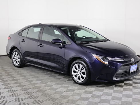 Used 2024 Toyota Corolla LE image 4