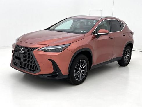 Used 2025 Lexus NX 250 FWD w/ Towing Package (2000 Lbs) image 4