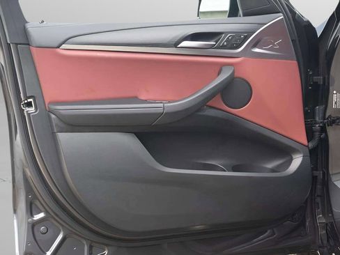 Used 2022 BMW X4 M40i w/ Premium Package image 30