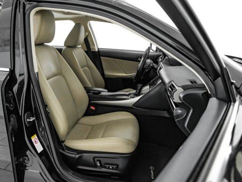 Used 2018 Lexus IS 300 AWD w/ Comfort Package image 36