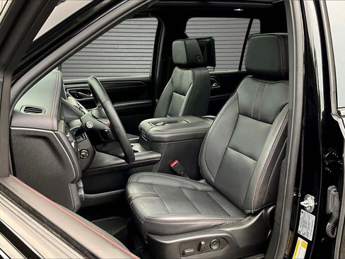 Used 2023 Chevrolet Tahoe RST w/ Luxury Package AWD/4WD image 13