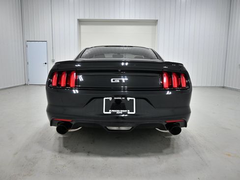 Used 2017 Ford Mustang GT RWD image 27