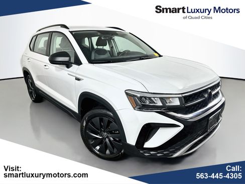 Used 2023 Volkswagen Taos S FWD image 1