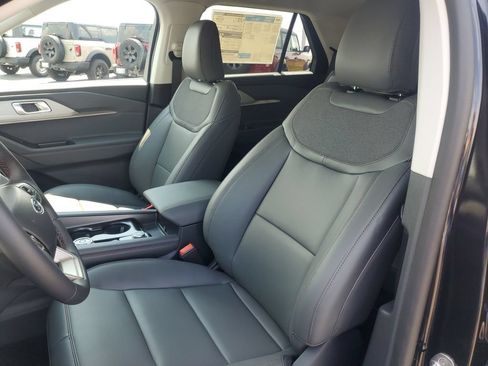 New 2026 Ford Explorer Active w/ Active Comfort Package AWD/4WD image 14