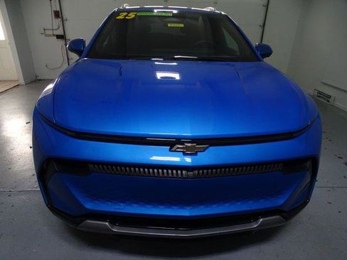 Used 2025 Chevrolet Equinox EV LT w/ Convenience Package FWD image 21