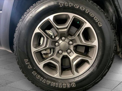 Used 2020 Jeep Cherokee Trailhawk w/ Cold Weather Group image 9