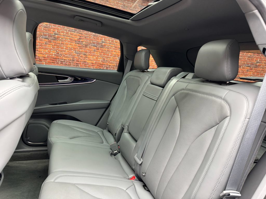 Used 2023 Lincoln Nautilus Reserve AWD/4WD image 24
