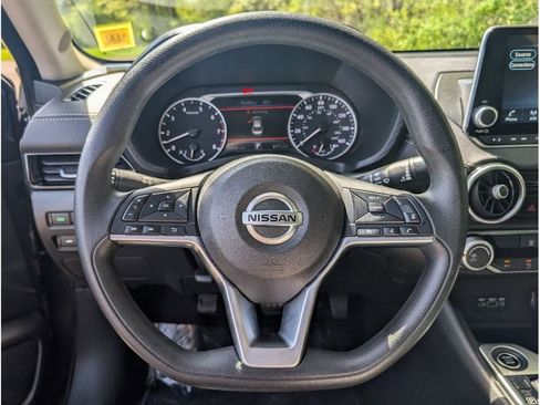 Used 2023 Nissan Sentra SV FWD image 19