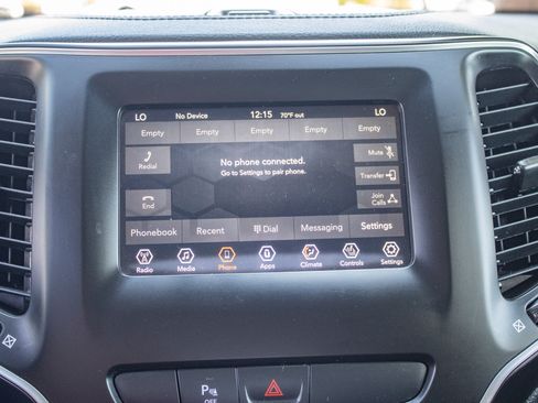 Used 2019 Jeep Cherokee Latitude Plus AWD/4WD image 43