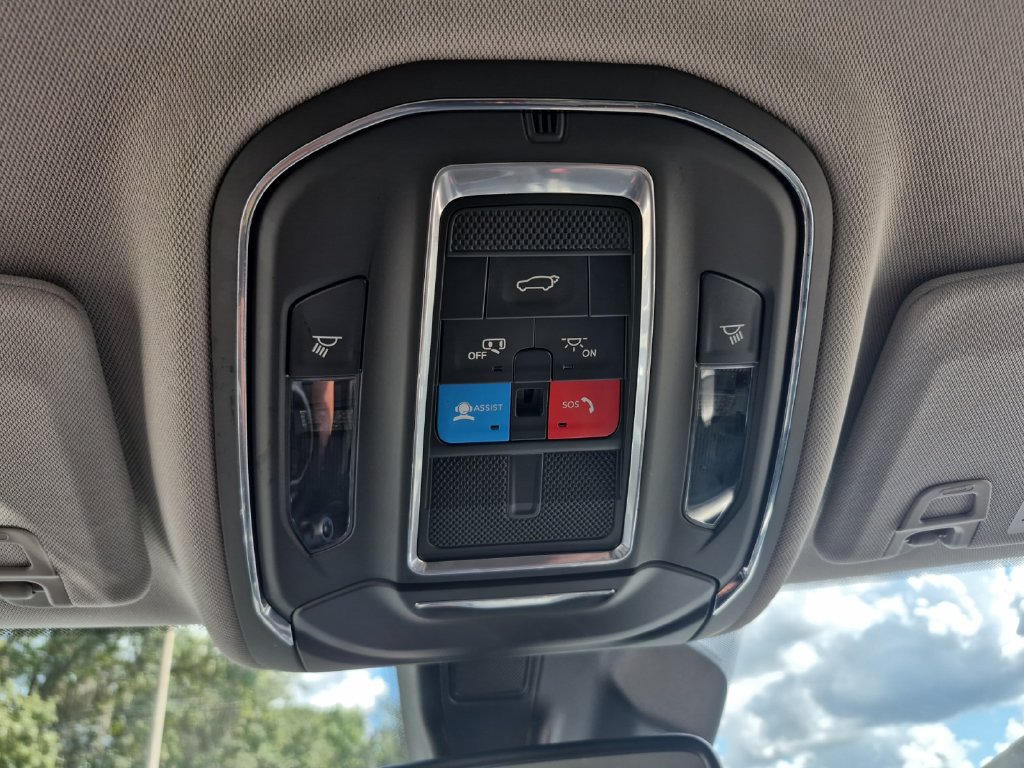 Used 2022 Jeep Grand Cherokee Limited RWD image 19