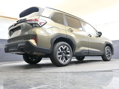 Certified 2025 Subaru Forester Premium AWD/4WD image 34