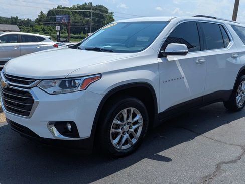 Used 2018 Chevrolet Traverse LT AWD/4WD image 3
