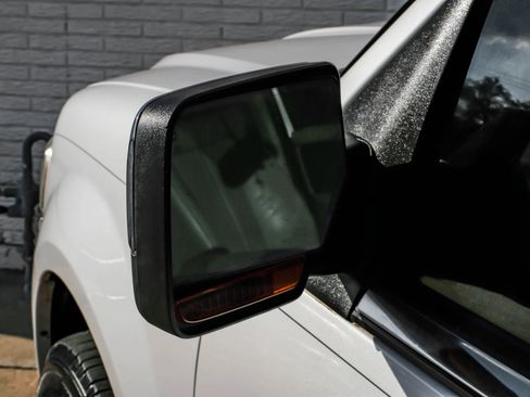 Used 2015 Lincoln Navigator 2WD image 34