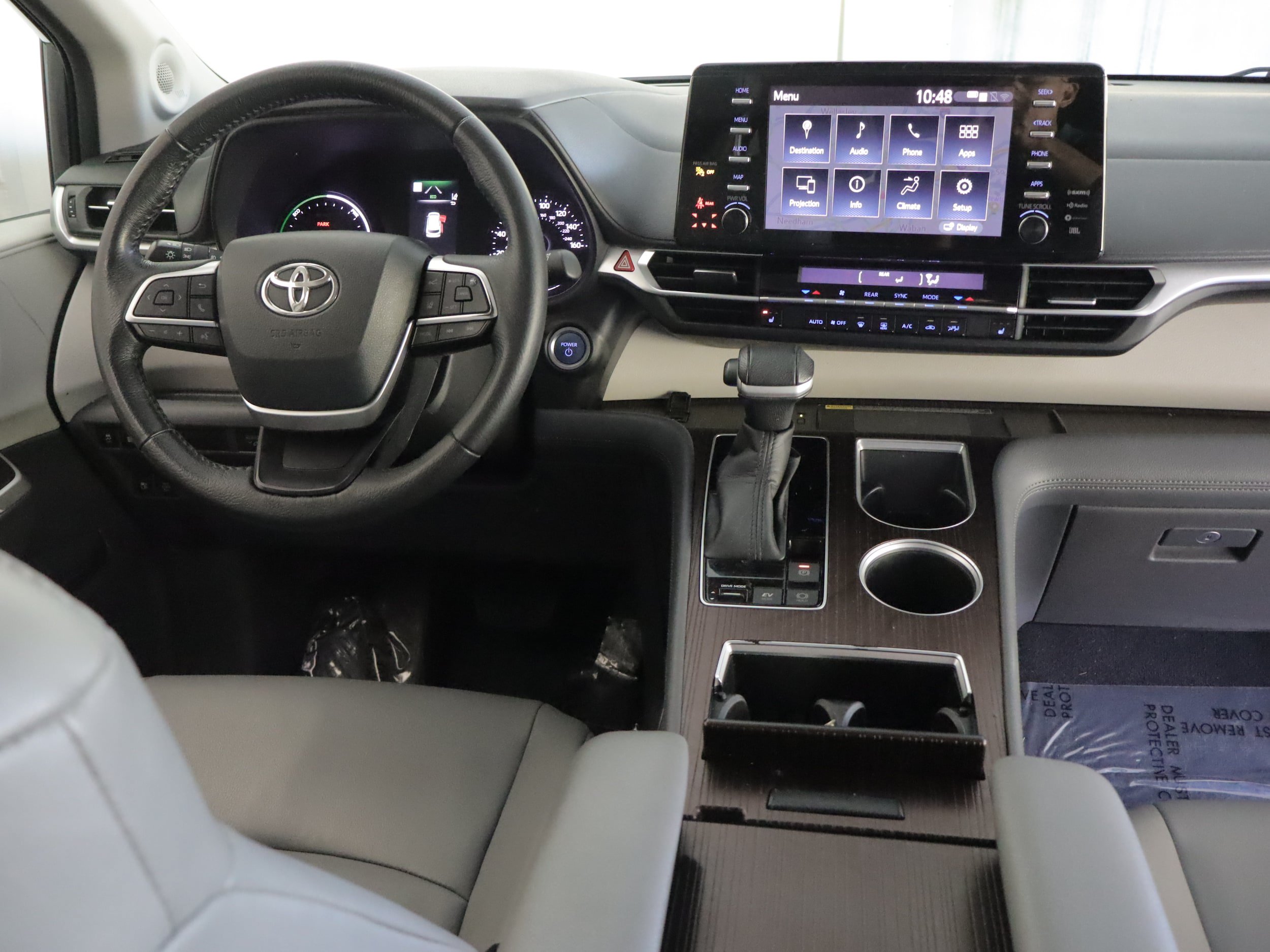 Used 2021 Toyota Sienna XLE w/ XLE Plus Package AWD/4WD image 2