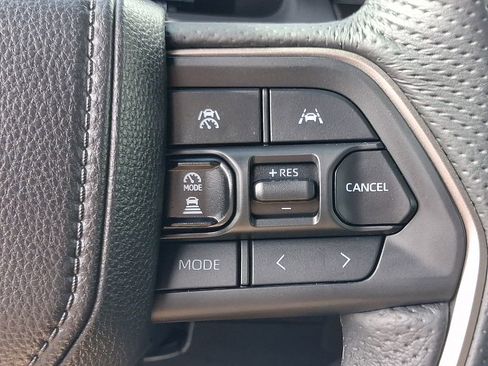 Used 2025 Toyota Tacoma TRD Sport RWD image 19