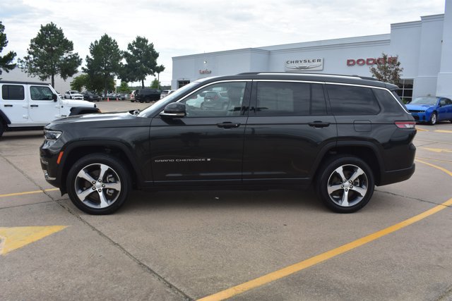 Used 2023 Jeep Grand Cherokee L Limited AWD/4WD image 10