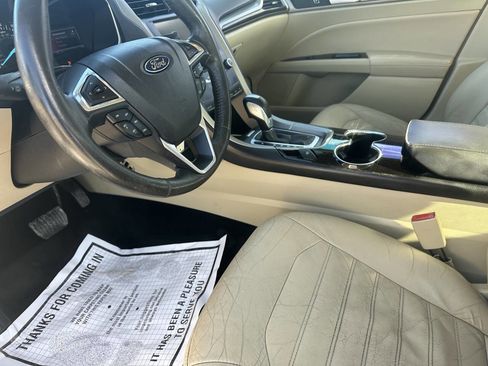 Used 2014 Ford Fusion SE w/ Equipment Group 202A image 3