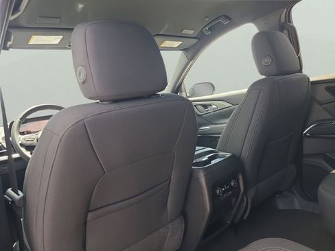 New 2026 Chevrolet Traverse LT image 11