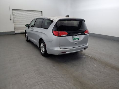 Used 2023 Chrysler Voyager LX FWD image 5