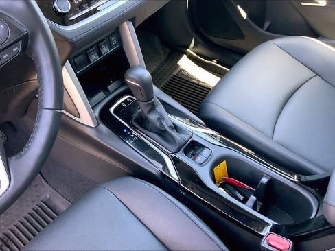 Used 2025 Toyota Corolla Cross XLE w/ Convenience Package FWD image 16