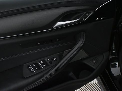 Used 2023 BMW M5 w/ Executive Package image 8