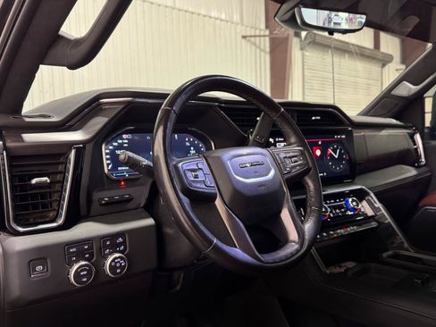 Used 2024 GMC Sierra 3500 Denali Ultimate AWD/4WD image 4