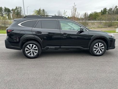 Used 2024 Subaru Outback Premium AWD/4WD image 6