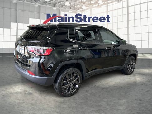 New 2026 Jeep Compass Latitude AWD/4WD image 5