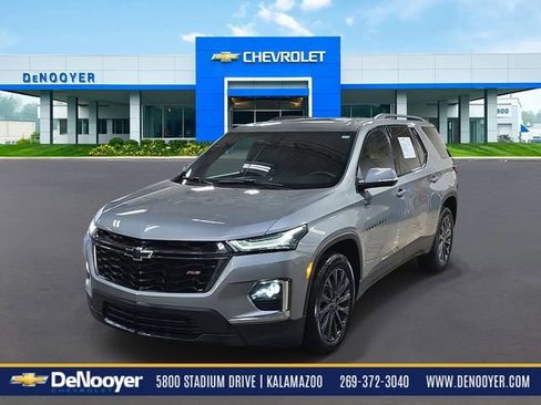 Used 2023 Chevrolet Traverse RS w/ LPO, Floor Liner Package image 1