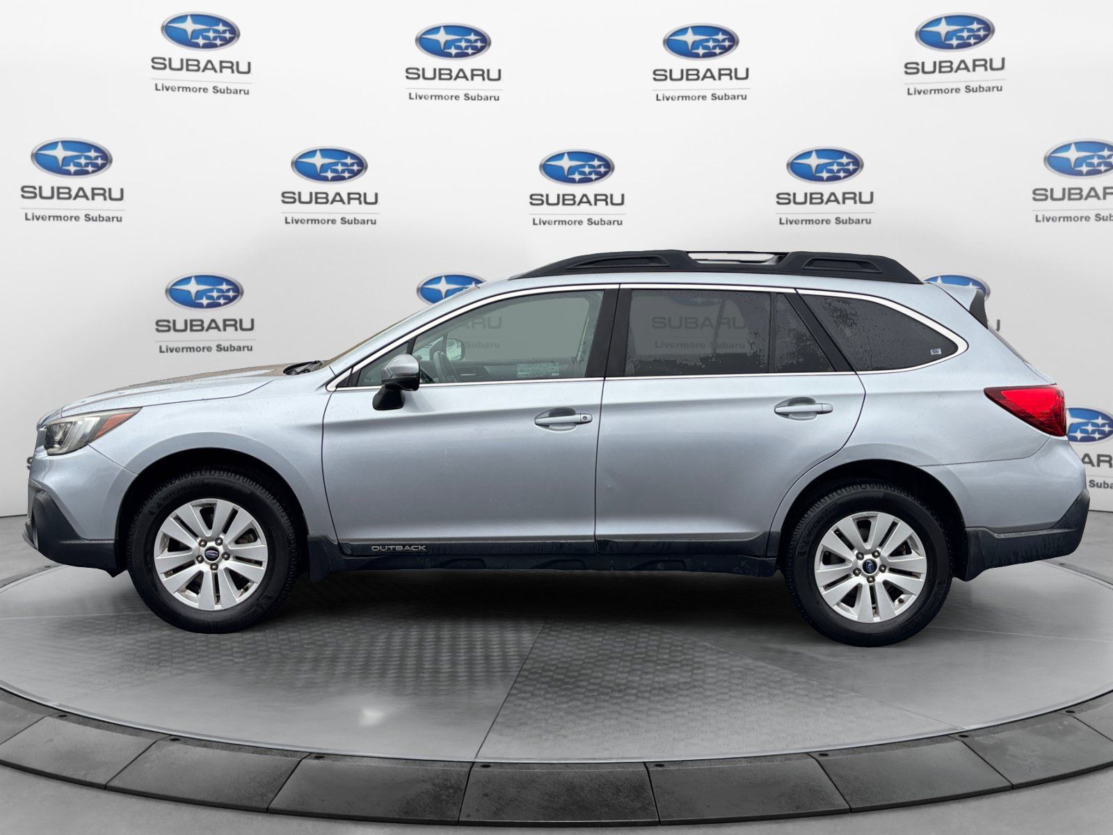Used 2018 Subaru Outback 2.5i Premium AWD/4WD image 4