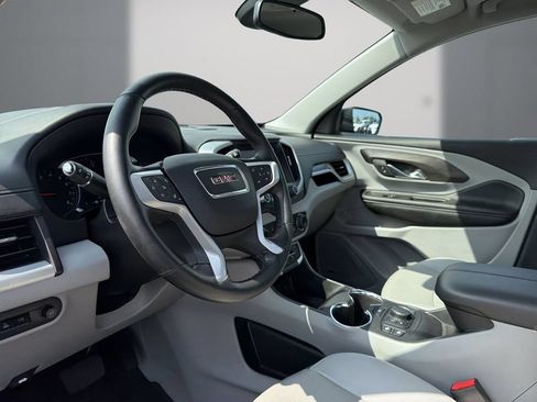 Used 2024 GMC Terrain SLT w/ Infotainment Package II FWD image 13