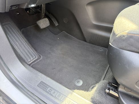 Used 2024 Chevrolet Equinox LT AWD/4WD image 17