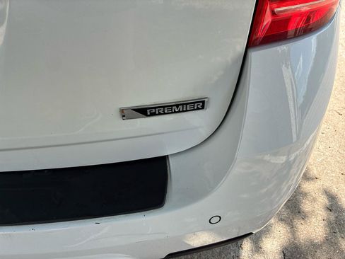 Used 2017 Chevrolet Equinox Premier w/ Enhanced Convenience Package FWD image 9