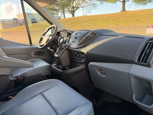 Used 2019 Ford Transit 350 XL image 9
