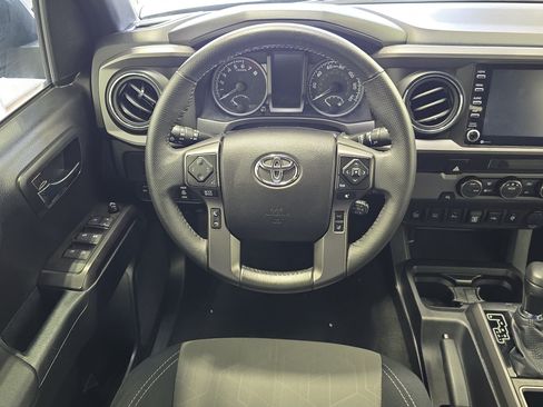 Used 2021 Toyota Tacoma TRD Sport w/ Technology Package RWD image 16