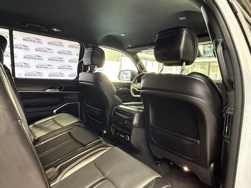 Used 2024 Jeep Wagoneer L Series II w/ Flexible Seating Group AWD/4WD image 56