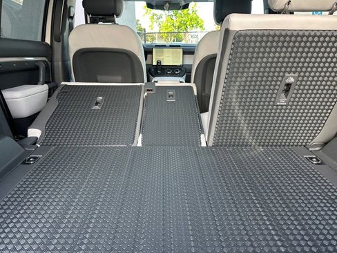 New 2026 Land Rover Defender 110 X-Dynamic SE AWD/4WD image 27